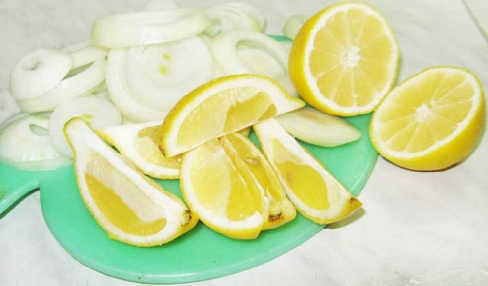 Лук и лимон для маринада