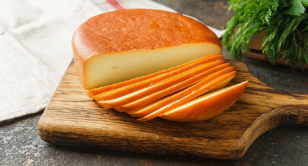 domashniy kopchyonyy syr