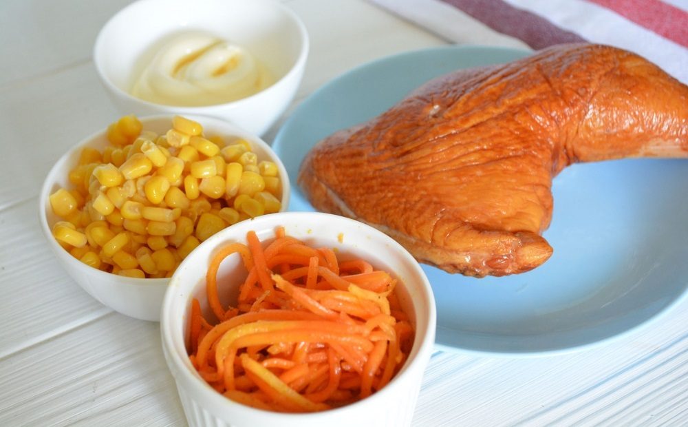 Кукуруза, курица и корейская морковь