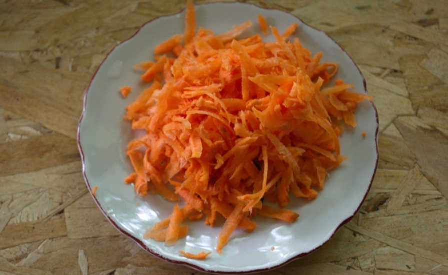 Морковь для супа с салом