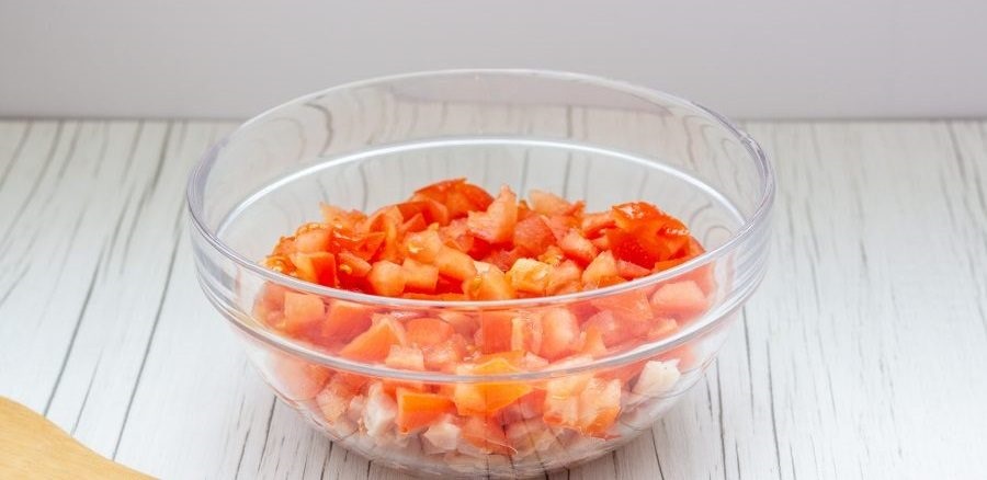 pomidory i kopchyonaya kuritsa