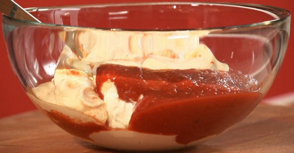Сметанно-томатный соус