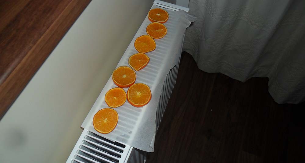 Апельсины на батарее