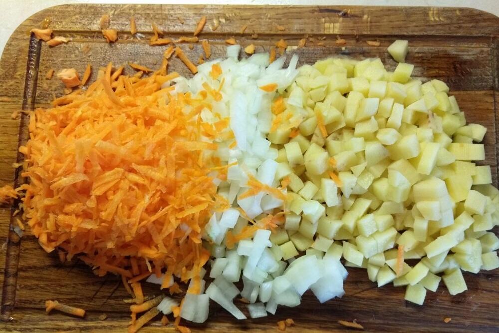 Картофель морковь и лук