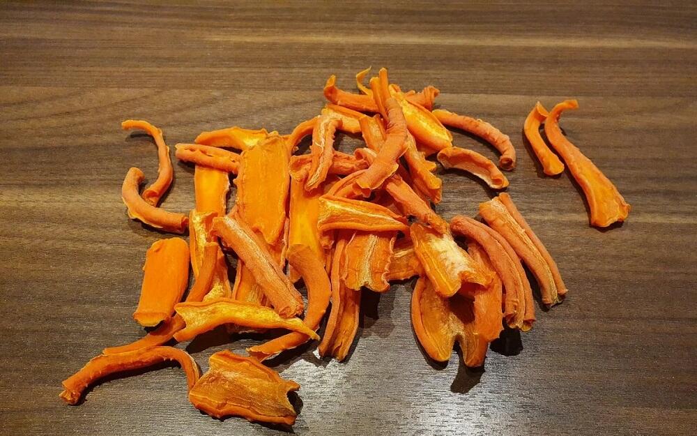 Сушеные кусочки моркови