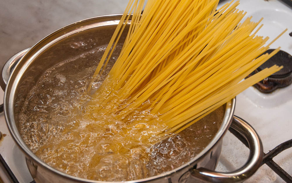 Спагетти в воде